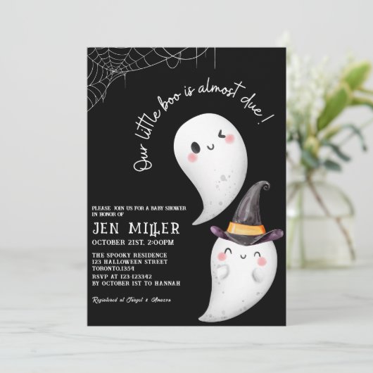 私たちの小さなブーはほとんどハロウィーンの赤ちゃんシャワー 招待状 (スタンド正面)