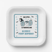 私たちの小さなブーは、1つの青い1歳の誕生日を回している ペーパープレート (正面)