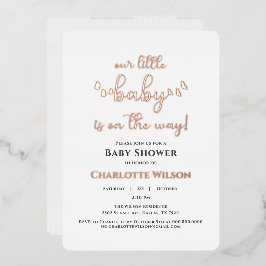 私たちの小さなベビーは赤ちゃんシャワーの途中にある 箔招待状