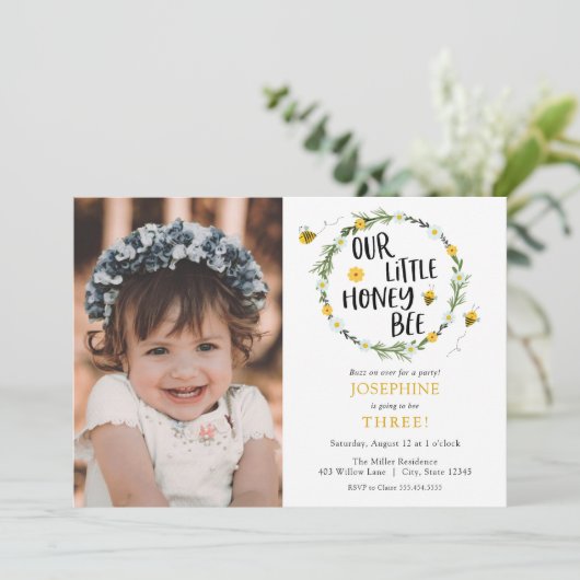 私たちの小さなミツバチの写真の誕生日の招待 招待状 (スタンド正面)