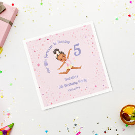 私たちの小さな体操選手が5歳の誕生日を迎えます ピンクの誕生日 スタンダードカクテルナプキン