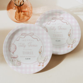 私たちの小さな変わったガチョウのピンクのリボンの誕生日パーティー ペーパープレート