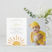 私たちの小さな太陽が1歳の誕生日を迎える お誕生日写真 招待状 (スタンド正面)