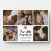 私たちの小さな奇跡のベビー写真コラージュ新しい両親 フォトプラーク (正面)