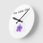私たちの小さな女の子ベビー子供部屋ラウンドクロック ラウンド壁時計 (傾斜)