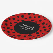 私たちの小さな女性は彼女の方法の女の子の赤ちゃんシャワー ペーパープレート (アングル)