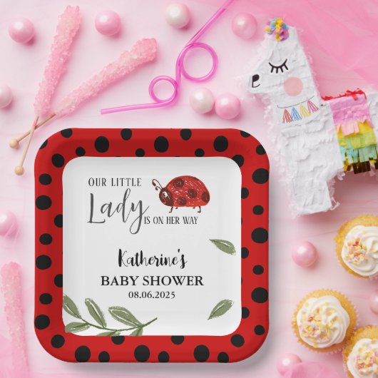 私たちの小さな女性は彼女の方法の女の子の赤ちゃんシャワー ペーパープレート (パーティー)