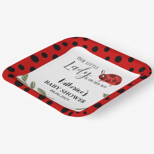 私たちの小さな女性は彼女の方法の女の子の赤ちゃんシャワー ペーパープレート (傾斜あり)