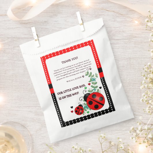 私たちの小さな愛のバグ赤い黒の赤ちゃんシャワー フェイバーバッグ (クリップ留めされた状態)