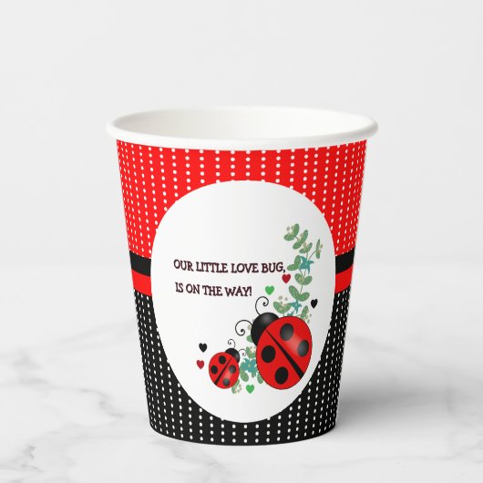 私たちの小さな愛のバグ赤い黒の赤ちゃんシャワー 紙コップ (裏面)