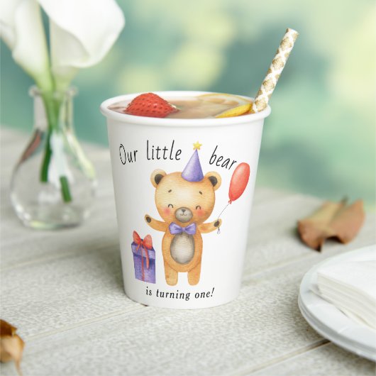 私たちの小さな熊が1歳の誕生日を迎える 子供の誕生日 紙コップ (インサイチュ)