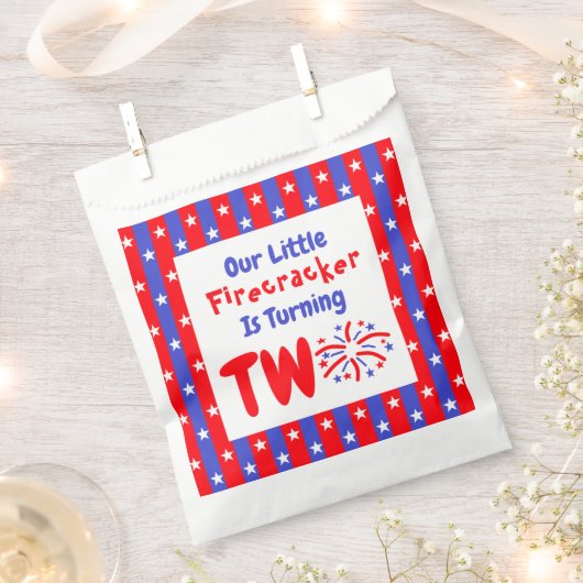 私たちの小さな爆竹の2番目の誕生日 フェイバーバッグ (クリップ留めされた状態)