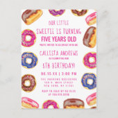 私たちの小さな甘い可愛いドーナツのピンク引用文誕生日 インビテーションポストカード (正面)