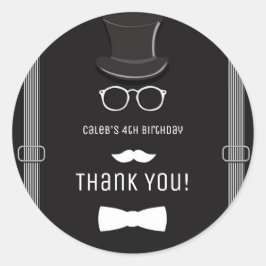 私たちの小さな男ヒップスターのサスペンダーズ誕生日パーティー ラウンドシール