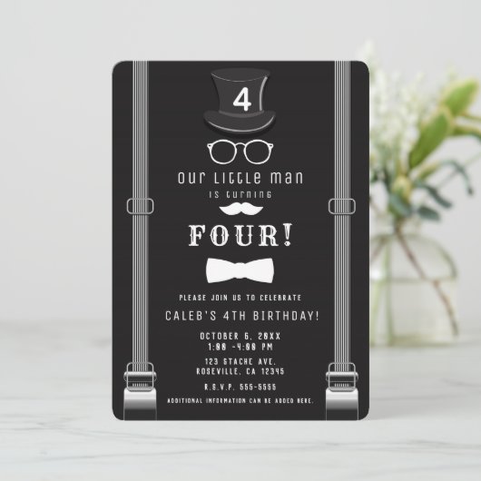 私たちの小さな男ヒップスターのサスペンダーズ誕生日パーティー 招待状 (スタンド正面)