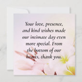 私たちの小さな結婚式からの感謝 - 花の優雅さ サンキューカード (裏面)