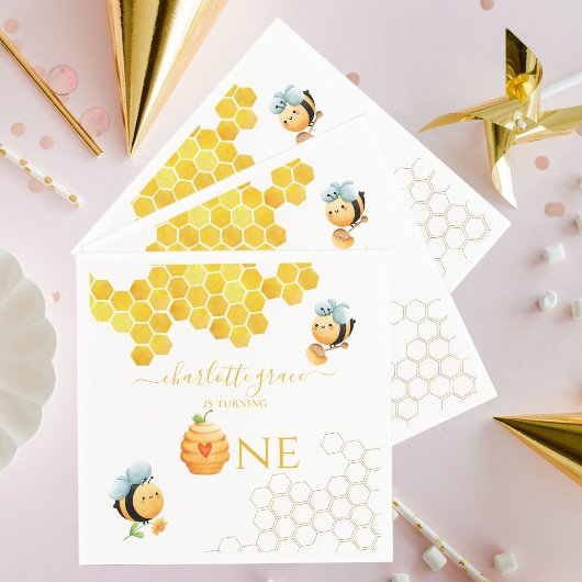 私たちの小さな蜂蜜は一つの蜂誕生日を回している スタンダードカクテルナプキン