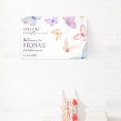 私たちの小さな蝶の女の子の最初の誕生日へようこそ 横断幕 (インサイチュ)