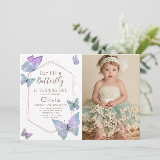 私たちの小さな蝶の女の子の誕生日写真 招待状 (スタンド正面)