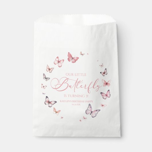 私たちの小さな蝶ソフトピンクの誕生日パーティー フェイバーバッグ (正面)