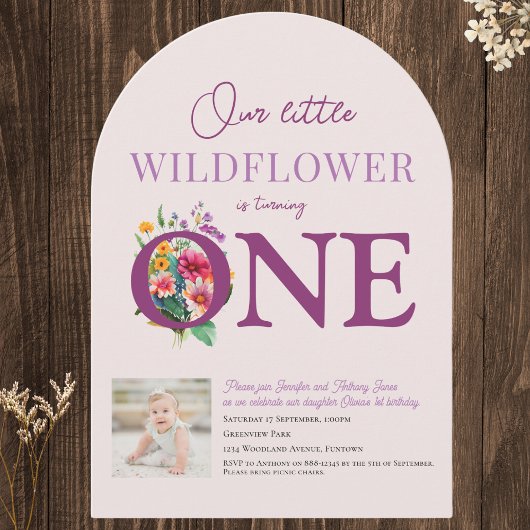 私たちの小さな野花1st誕生日の明るいフローラ 招待状