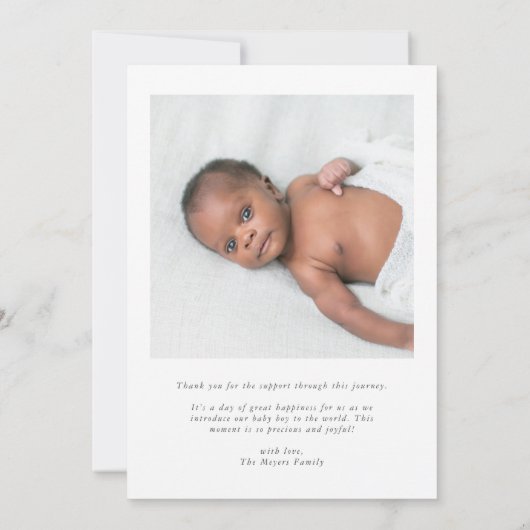 私たちの少年ベビーフォトコラージュ誕生 案内状 (裏面)