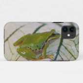 私たちの庭の花の上のヤマアメガエル、 Case-Mate iPhoneケース (裏面(横))