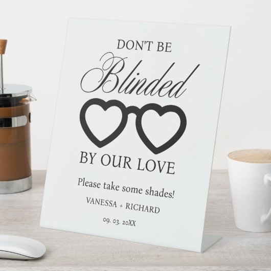 私たちの愛の眼鏡看板に目結婚がくらむな 台座サイン (インサイチュ)