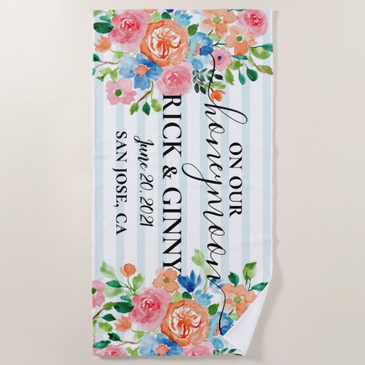 私たちの新婚旅行 - パーソナライズされた花の新婚旅行 ビーチタオル (正面)
