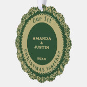 私たちの最初のクリスマス一緒に金ゴールドリース緑 –  オーナメントカード (左)