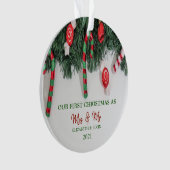 私たちの最初のクリスマス、松の木の枝のキャンディー オーナメント (正面)