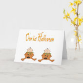 私たちの最初のハロウィーン（双子） カード (黄色い花)