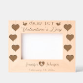 私たちの最初のバレンタインデーの愛のハートと名前をカスタムする レーザー彫刻フレーム (正面)