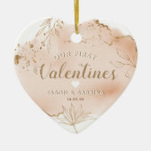 私たちの最初のバレンタインデーの贈り物 |写真パーソナライズされた セラミックオーナメント (正面)