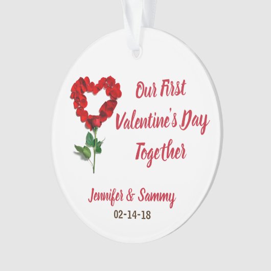 私たちの最初のバレンタインデーパーソナライズされたオーナメント オーナメント (正面)