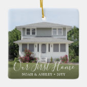 私たちの最初のホーム2写真引っ越し祝いパーティー白いスクリプト セラミックオーナメント (正面)