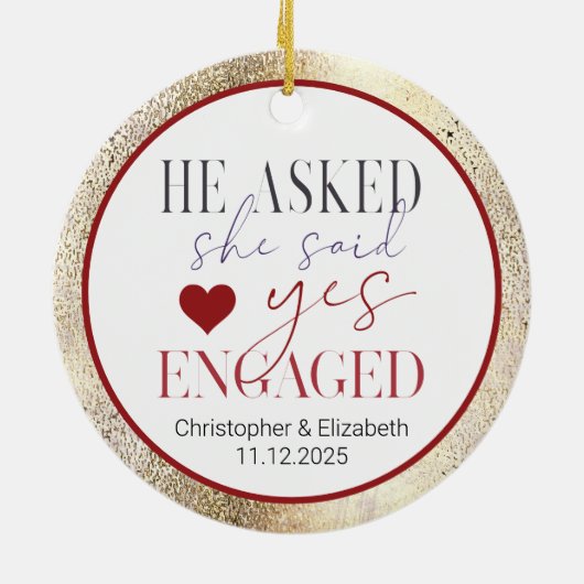 私たちの最初の婚約したクリスマス セラミックオーナメント (裏面)