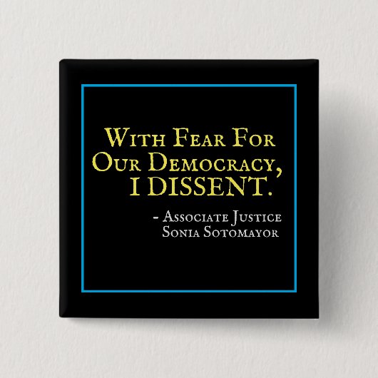 私たちの民主主義に対する恐怖I異議の広場 缶バッジ (正面)