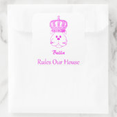 私たちの犬は私たちの家の正方形のステッカーを支配 スクエアシール (バッグ)