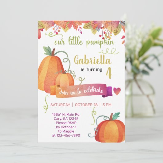 私たちの甘い小さなカボチャの女の子の誕生日招待状。 招待状 (スタンド正面)