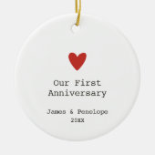 私たちの結婚一周年記念パーソナライズされたハート セラミックオーナメント (正面)