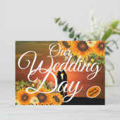 私たちの結婚式の日ひまわりサンセットホワイトタイポグラフィ 招待状 (スタンド正面)