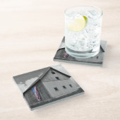 私たちの農家の旗 – 米国国旗と納屋 ガラスコースター (アングル)