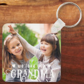 私たちはあなたのおばあちゃん写真カスタム色が大好き キーホルダー (裏面)