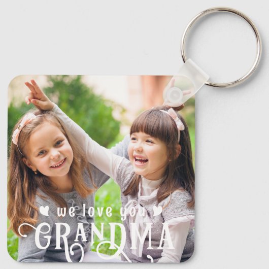 私たちはあなたのおばあちゃん写真カスタム色が大好き キーホルダー (裏面)