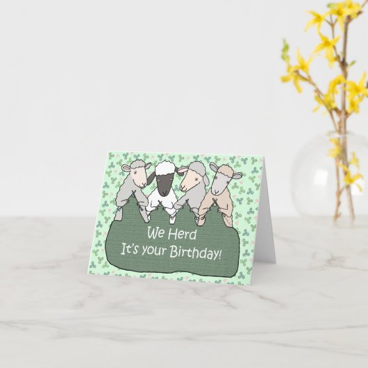 私たちはあなたの誕生日編み物羊を飼ったおもしろい カード (黄色い花)