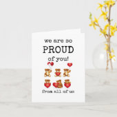 私たちはあなたをとても誇りに思っています、私たちみんなから、おめでとう カード (黄色い花)