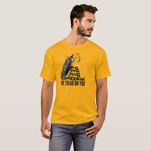 私たちはあなたを踏みにじる Tシャツ (正面フル)