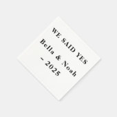 「私たちはいえました」カスタムナプキン – 婚約パーティー 2025 スタンダードカクテルナプキン (角)
