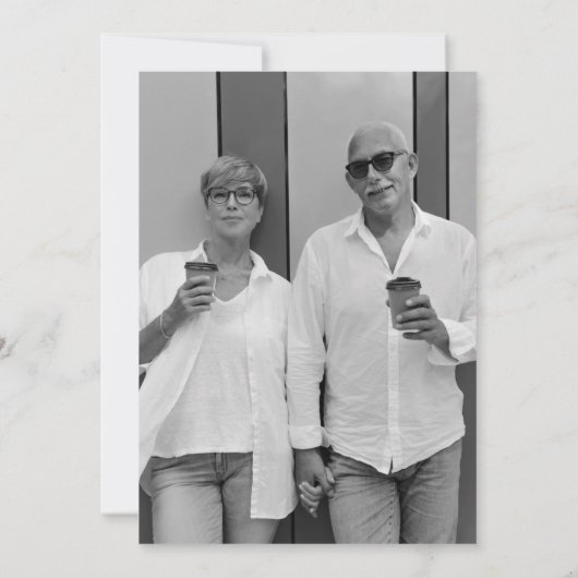 私たちはいまだに愛を誓う | ミニマルな結婚記念日の写真 招待状 (裏面)